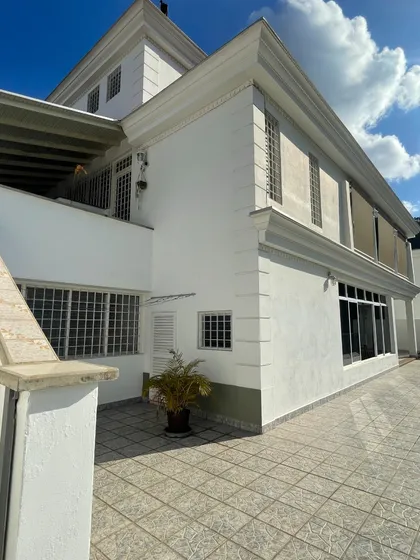 Anexo En Alquiler Cerro Verde Baruta Central,220m²c/100m²t