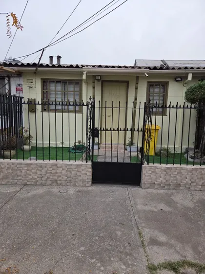 Acogedor Bungalow 2 Dormitorios / Los Alerces G, Mann