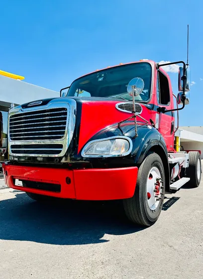 Tractocamion Quinta Rueda Freightliner M2 112 2014