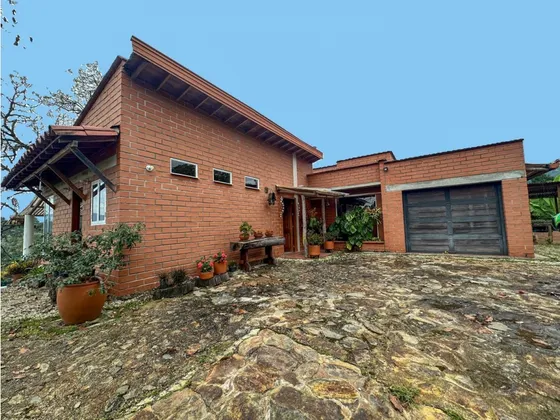 Se Vende Casa Finca Campestre Guarne, Sector La Clara  Lm