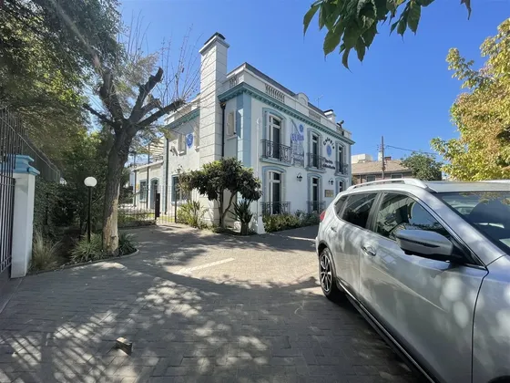 Casa En Venta De 12 Dorm. En Las Condes
