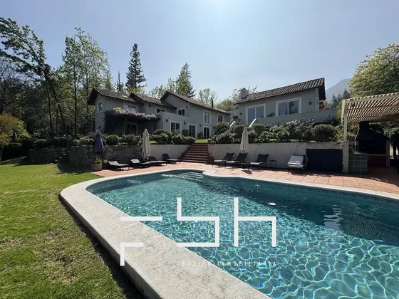 Espectacular Casa En Exclusivo Barrio - Lo Curro