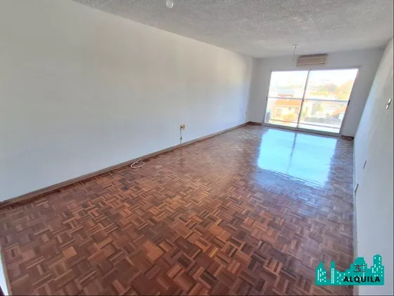 Alquiler! Amplio Monoambiente! Sobre 26 De Marzo! Pocitos