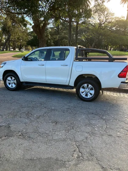 Toyota Hilux 2.7 D.cab. Srv 4x4