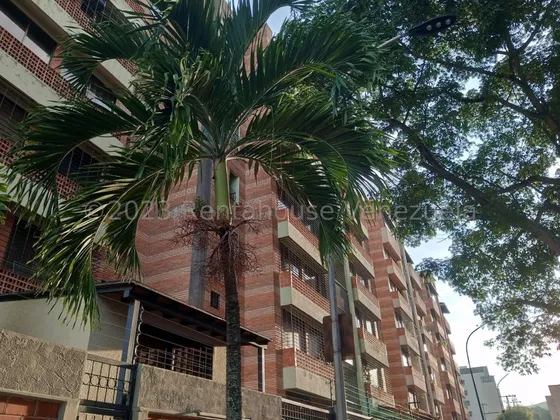 Pentahouse En Venta Inm Campo Alegre Cocina Equipada, Amplios E Iluminados Habitaciones. Posee Una Terraza Con Vista Panoramica A La Ciudad. Valencia 25-6054