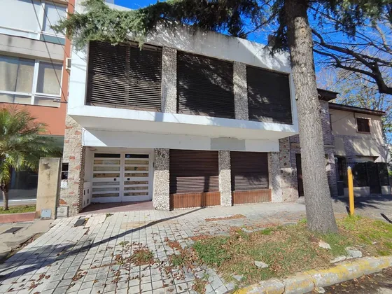 Venta Casa Multifamiliar Banfield 