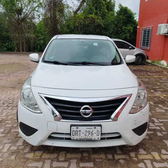 Nissan Versa 1.6 Advance At