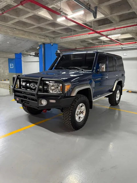 Toyota Land Cruiser Machito Lc76