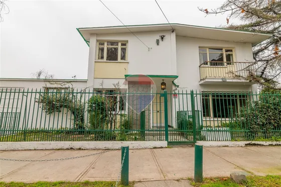 Casa De Dos Pisos Para Oficina