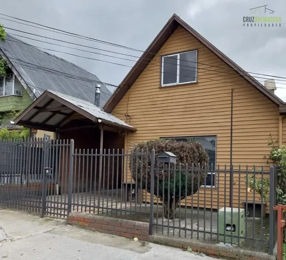 Casa En Venta De 3 Dorm. En Puerto Varas