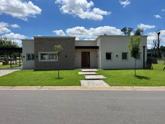 Casa En Venta A Estrenar En Pilar Del Este - Santa Elena