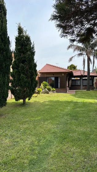 Casa 3 Ambientes Alquiler Miramar 300m2 Temporada 2025