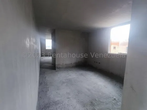 En Venta Amplio Penthouse En Obra Gris Para Remodelar A Tu Gusto En Colinas De La Tahona. Ys1242641