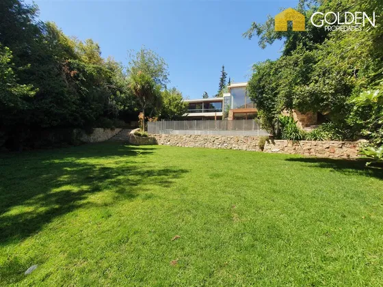Casa En Venta De 5 Dorm. En Lo Barnechea