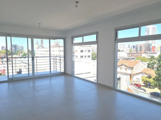 Alquiler  Oficina - Planta Entera  Con 2 Balcones