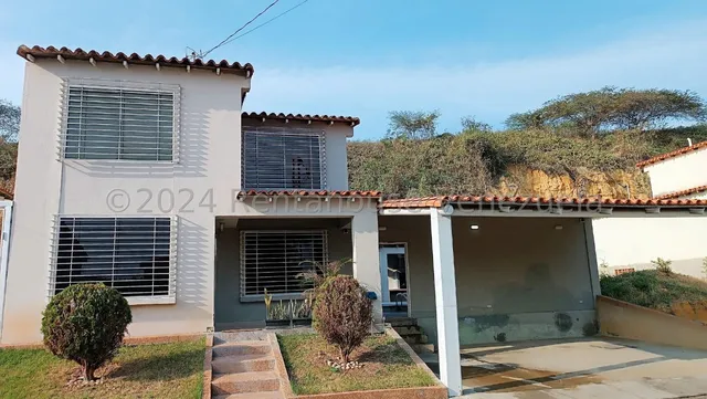Venta Hermosa Casa En Cabudare Con Agradables Espacios Urb La Piedad Sur Rah Ve
