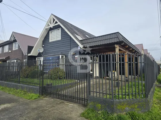 Amplia Casa En Venta Y Arriendo Con Excelentes Espacios.