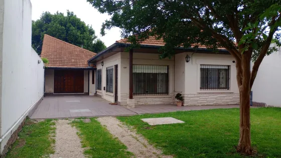 Venta Chalet 2 Dormitorios Miramar Con Cochera