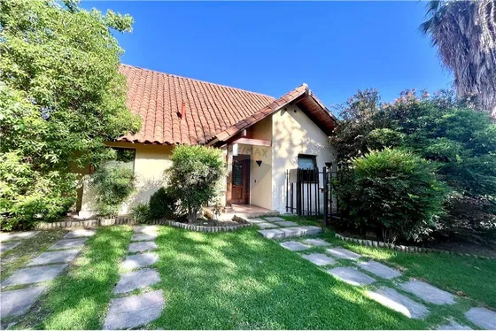 Casa En Condominio, 4d Y 3b + Servicios