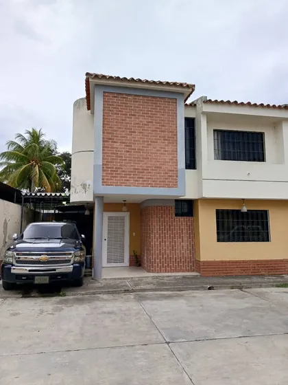  Town House En Venta Paraiso De San Diego (oportunidad) Lh