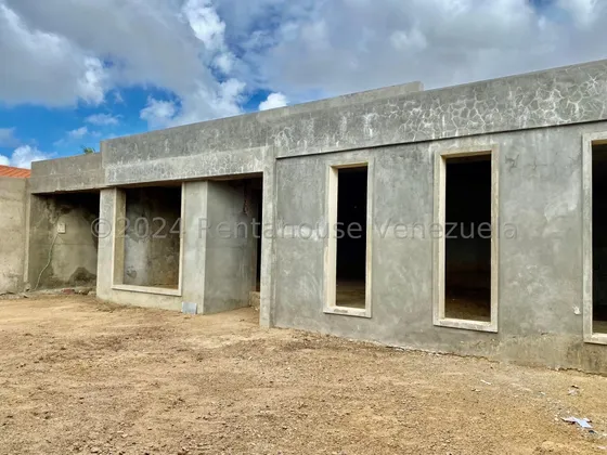 Venta De Casa Puerta Maraven , 1 Cuadra De La Av Ollarvides 