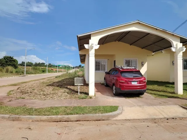 Se Alquila Casa Recién Entregada Altos De La Mitra 