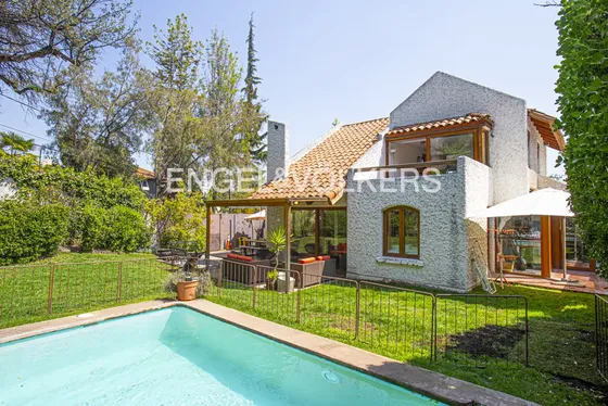 Casa En Venta San Carlos De Apoquindo / Camino El Alba