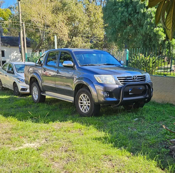 Toyota Hilux 2.7 Cd Srv Vvti 4x2 - A3