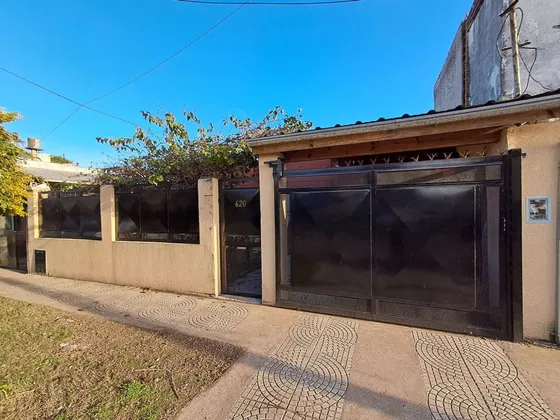 Alquiler Casa 3 Ambientes, Garage Y Patio