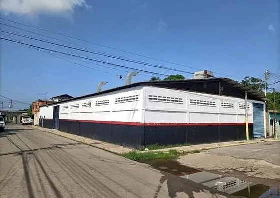 Galpón En Venta En Barcelona 