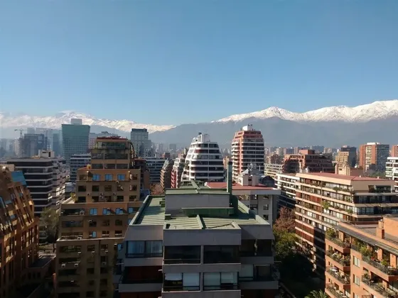 Departamento En Arriendo De 2 Dorm. En Las Condes