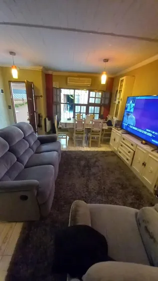 Ph En Venta - 4 Dormitorios 2 Baños - Ituzaingó