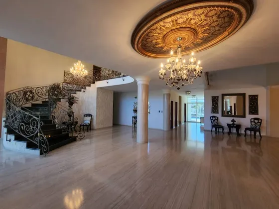 Teamhouse+ Vende Hermosa Casa En Res. Las Villas 