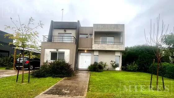 Casa En Alquiler Anual En Area 5  San Matias