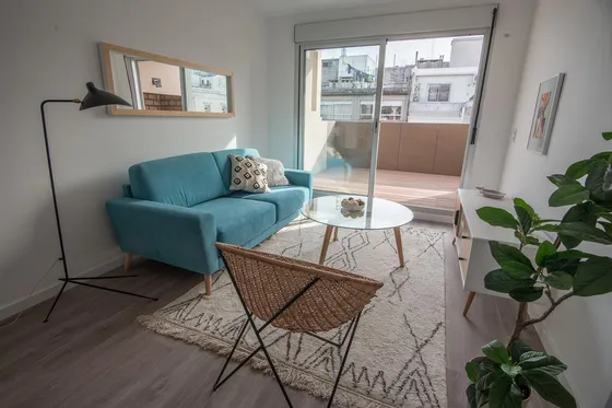 Apartamento1 Dormitorio Con Opción A Hacer Uno Más Pequeño   Terraza Con Parrillero De Uso Exclusivo.  En Plaza Cagancha Amoblado - Centro (montevideo)