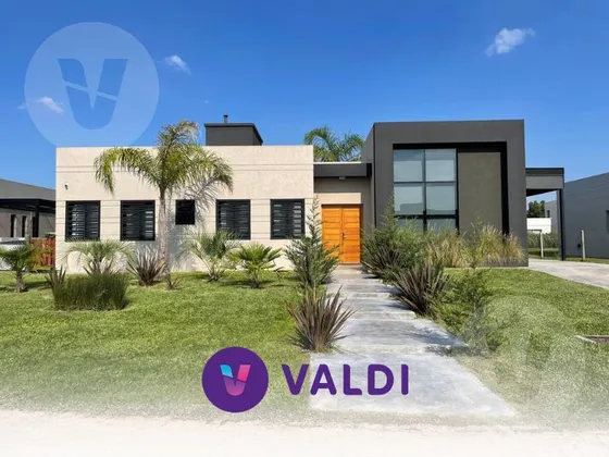 Casa En Venta - Barrio Los Talas, Canning