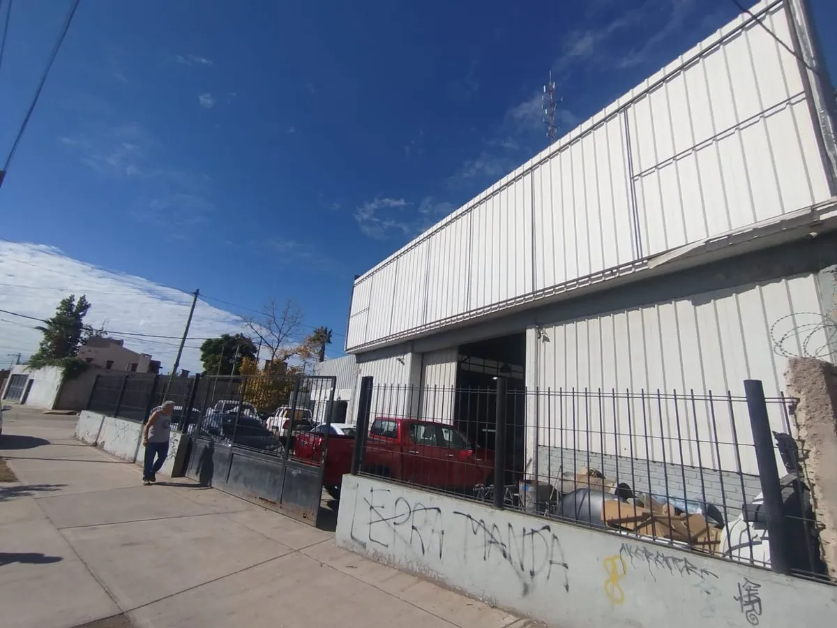 Industrial Warehouse for Sale at Elpidio González and Urquiza, Guaymallén