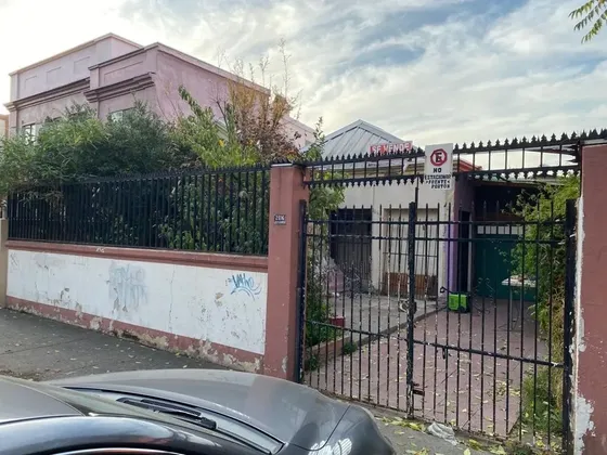 Casa En Venta En Los Plátanos, Macul Con Jardín