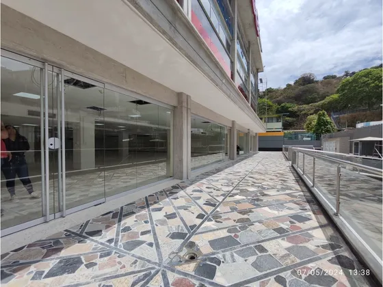 Alquilo Deposito/almacen 600m2 La Urbina 7643 