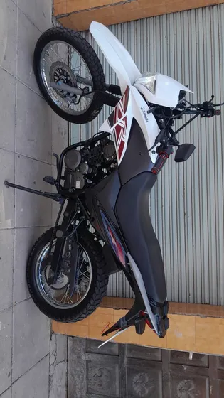 Zanella Zr 150cc Casi Sin Uso Tiene Todos Los Papeles Lista