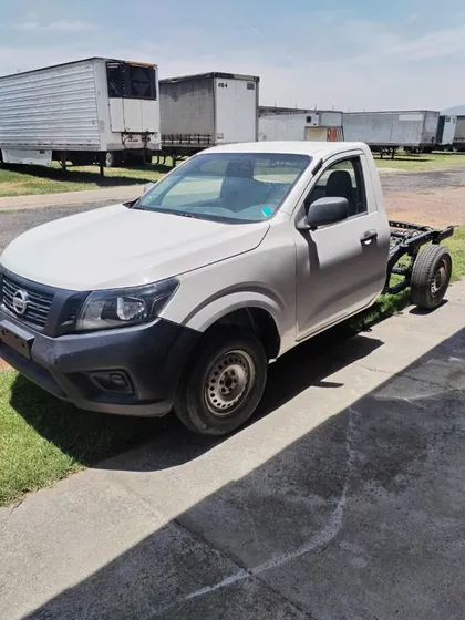 Nissan Np300 2.5 Chasis Cabina Dh Aa Pack Seg Mt