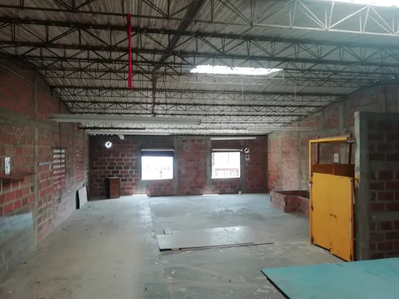Bodega De 195 M², Norte De Medellín - ¡ideal Para Negocio!
