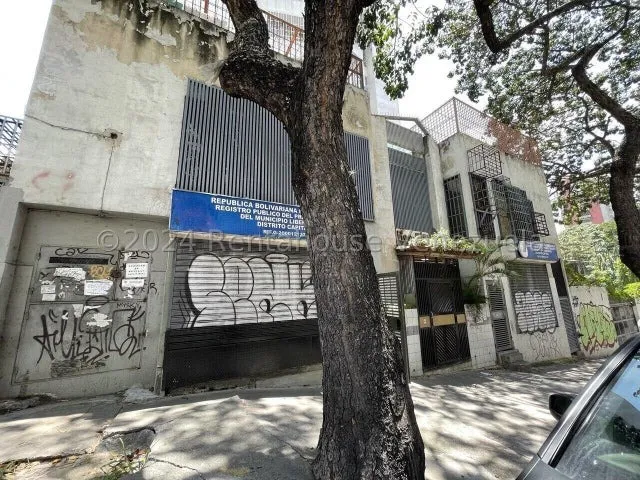 Dos Locales Comerciales Más 2 Depositos En Venta San Jose I