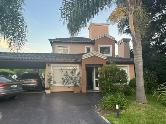 Dueño Vende. Casa En Barrio San Patricio. 