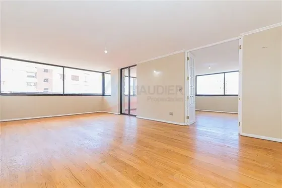 Departamento En Venta De 4 Dorm. En Providencia