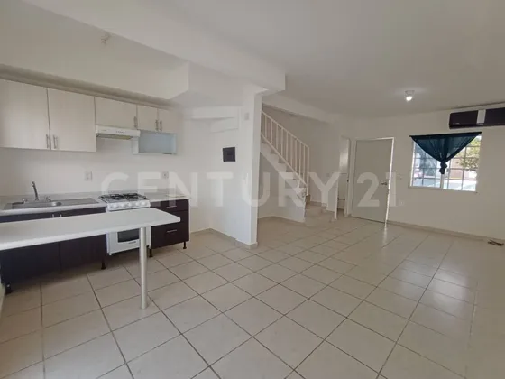Bonita Casa De 2 Rec En Renta En Playa Del Carmen, Col. Los Olivos Ii P3641