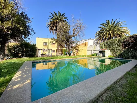 Casa En Venta 4d, 3b, 3e, Piscina Y Gran Terreno En Ñuñoa.