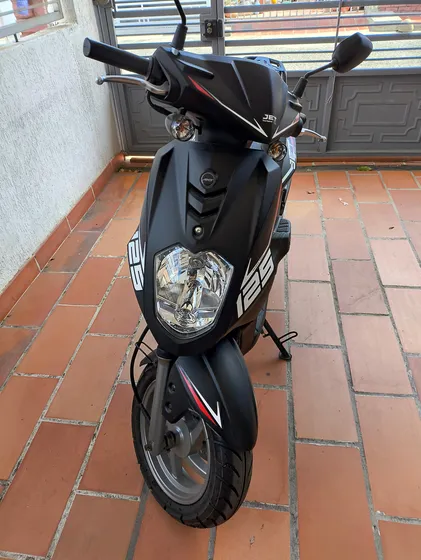 Moto Akt Jet 125 Modelo 2024 Pocos Kilómetros