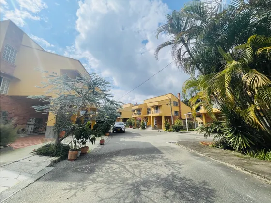 En Venta Casa Con Zona Verde En Unidad Cerrada En La Ceja 