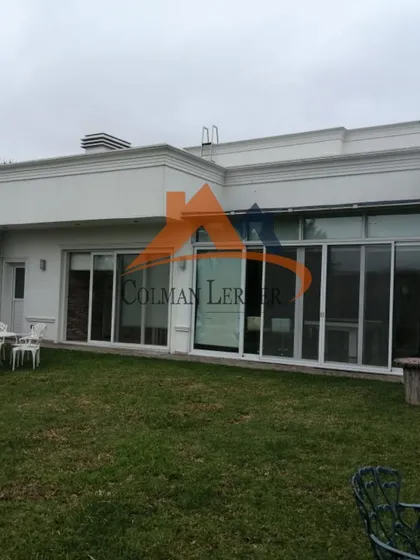 Venta Espectacular Casa De Cuatro Dormitorios En Terravista
